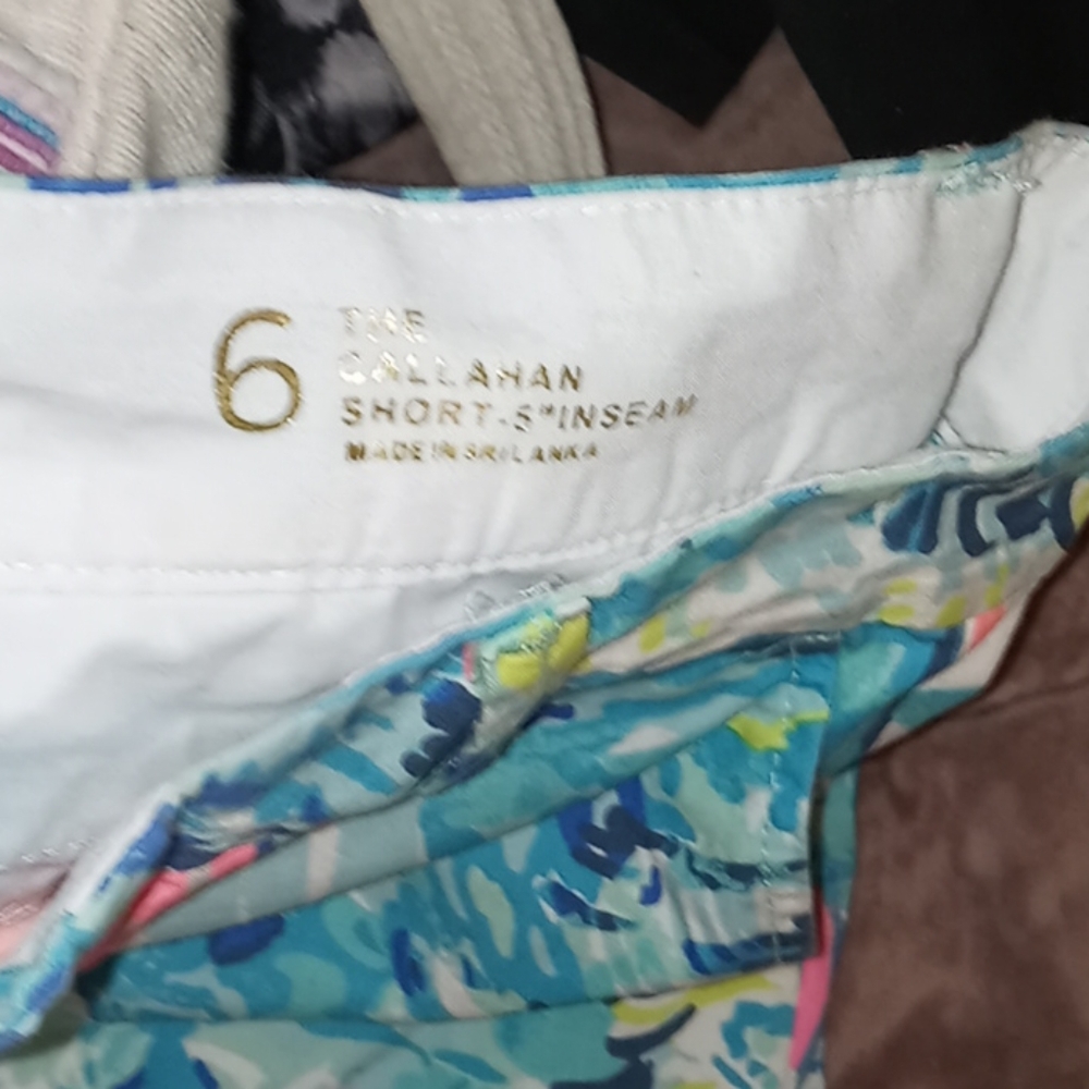 Shorts - Picture 2 of 4
